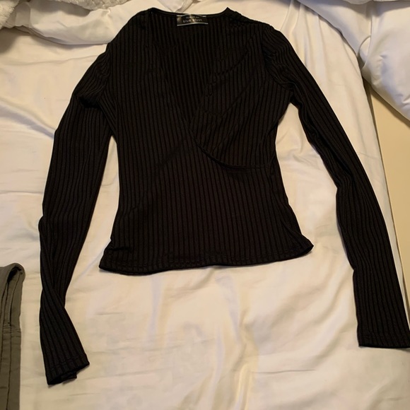 Black long sleeve, NEVER WORN. - Picture 1 of 1